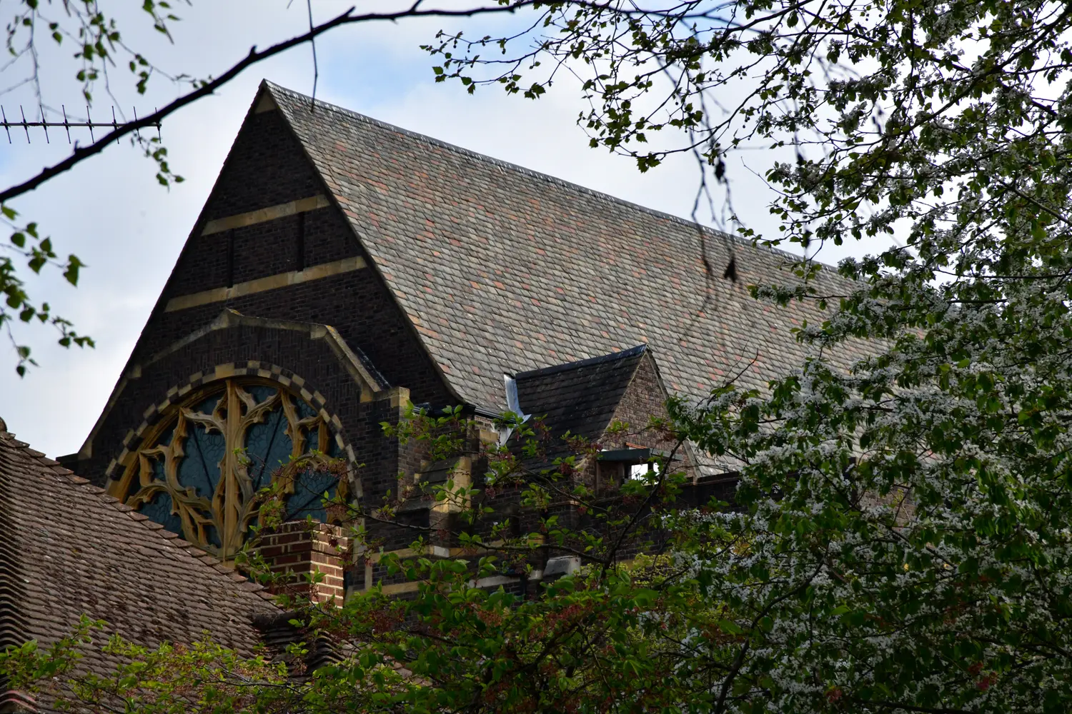 St Barnabas Church on Pitshanger Lane